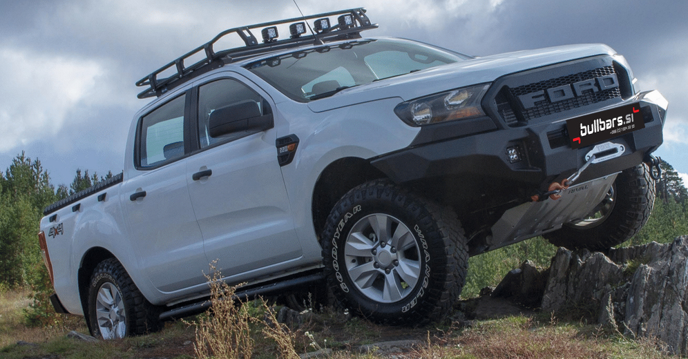 ford-ranger-aluminijast-sprednji-odbija-6mm.jpg Aluminijast sprednji odbijač 6mm / Rival z LED lučmi - Ford Ranger (2019-) - slika 1