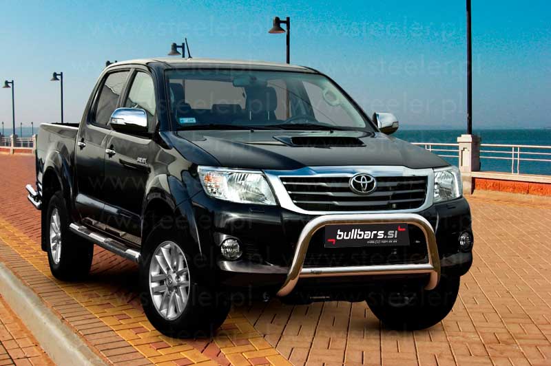 toyota-hi-lux-eu-inox-bull-bar-fi70-s-precno-cevjo-1.jpg EU INOX bull bar fi70 s prečno cevjo - Toyota Hi lux (2011-2015) - slika 1