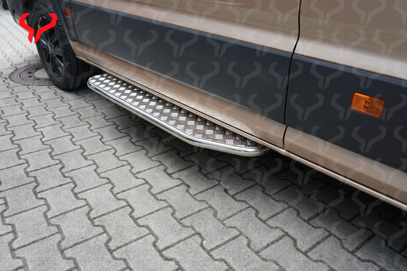 vw_crafter_pohodna_stopnica EU INOX pohodna stopnica z aluminijem - Volkswagen Crafter (2017-) - slika 1